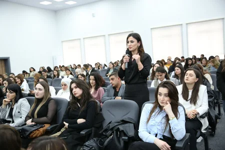 Gəncədə “Yaşıl dünya naminə həmrəylik ili” çərçivəsində konfrans keçirilib