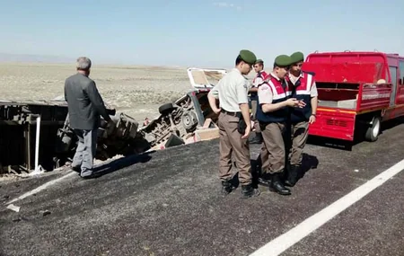 В двух ДТП в Турции погибли 13, ранены 11 человек - ВИДЕО