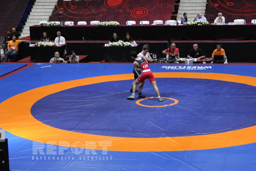 ​Azərbaycan güləşçiləri gənclərin Avropa çempionatında 1 qızıl və 1 gümüş medal qazanıb - FOTO