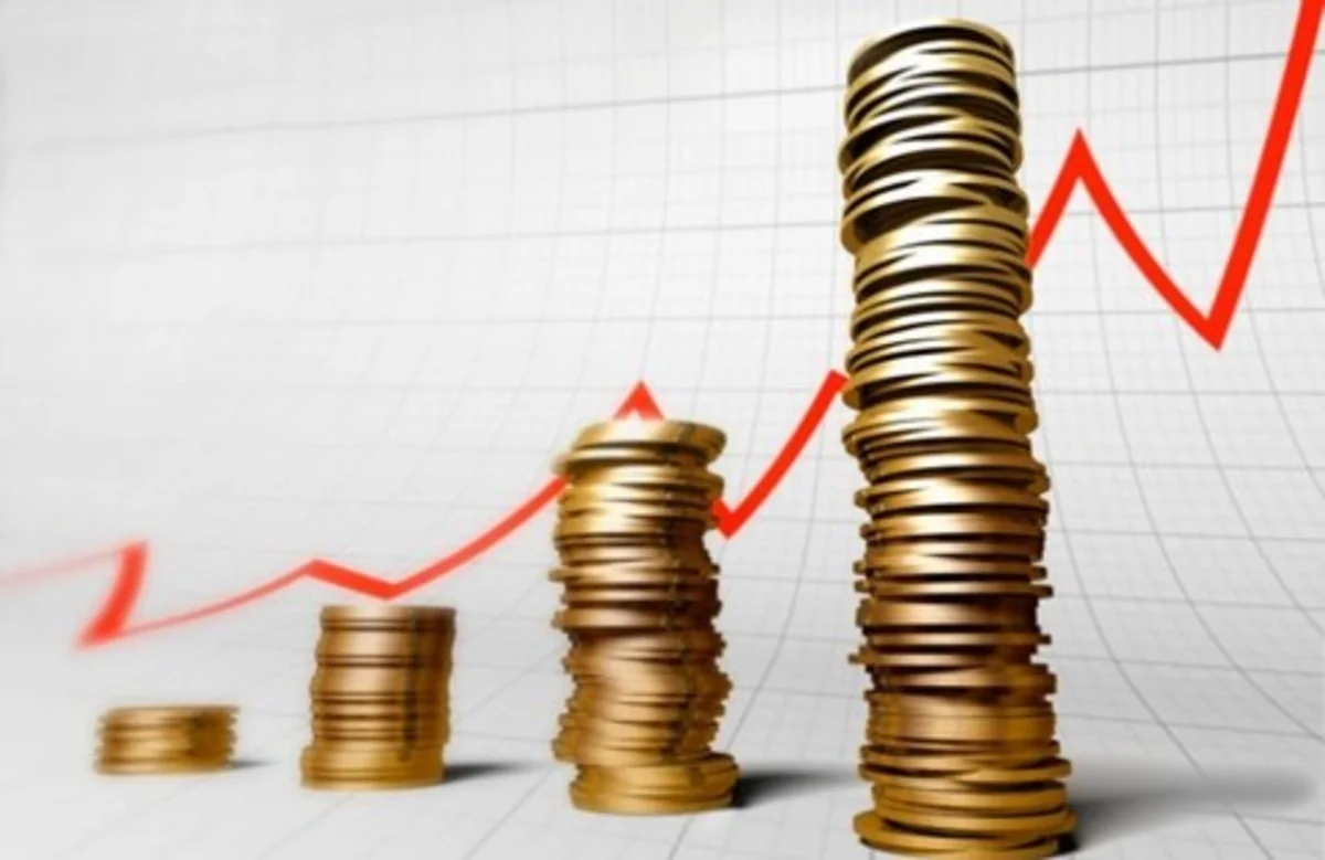 Azərbaycanda maliyyəçilərin orta aylıq əməkhaqqı 10% artıb