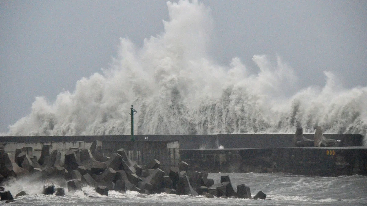 Tayvanda tayfun nəticəsində onlarla insan xəsarət alıb