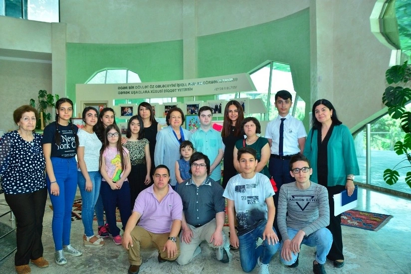 Ombudsman Daun Sindromlu Şəxslərin Reabilitasiya Mərkəzinə baş çəkib