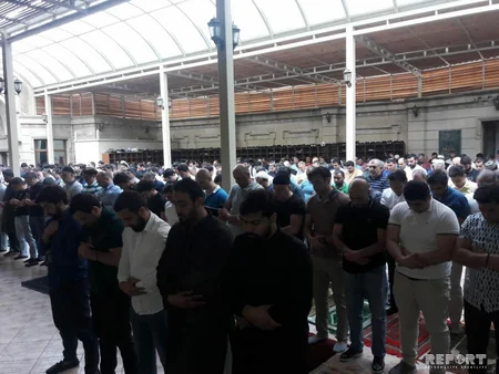 Eid prayer performed in Baku mosques -PHOTO