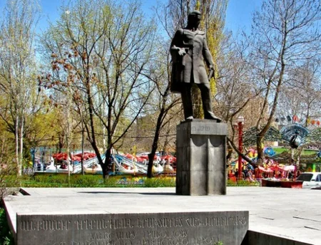 В Ереване осквернили памятник русскому дипломату и поэту Александру Грибоедову