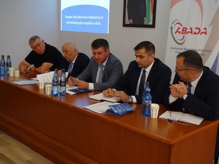 Gəncədəki avtodaşıyıcıların problemləri dinlənilib