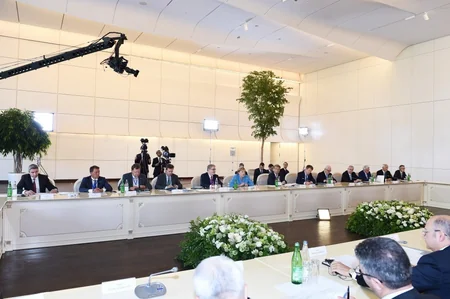 Azərbaycan Prezidenti və Almaniyanın Federal Kansleri iş adamları ilə görüşüblər