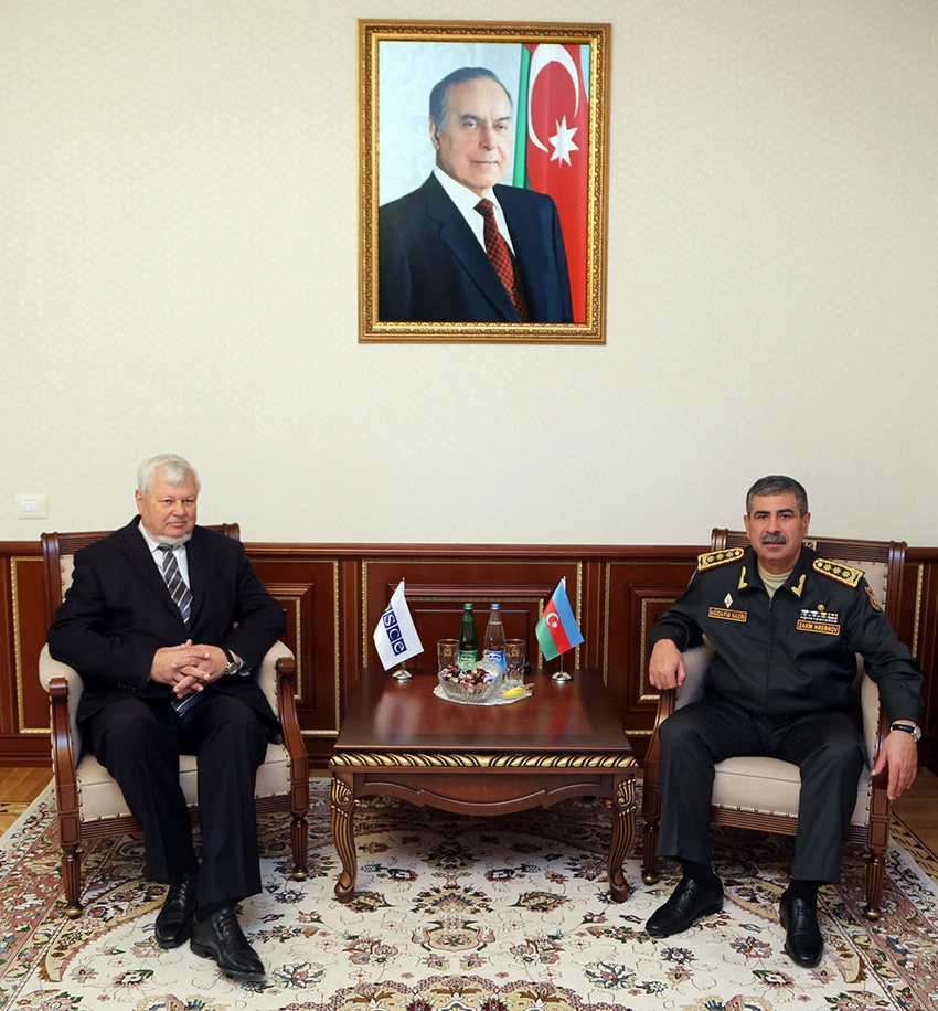 Azərbaycan müdafiə naziri ATƏT-in fəaliyyətdə olan sədrinin şəxsi nümayəndəsi ilə görüşüb