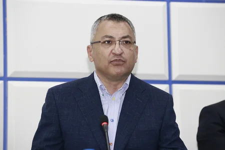 Diaspor Gənclərinin II Yay Düşərgəsinin iştirakçıları rəsmi şəxslərlə görüşüb