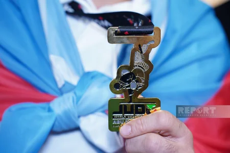 Dünya çempionu Hidayət Heydərov vətənə qayıdıb