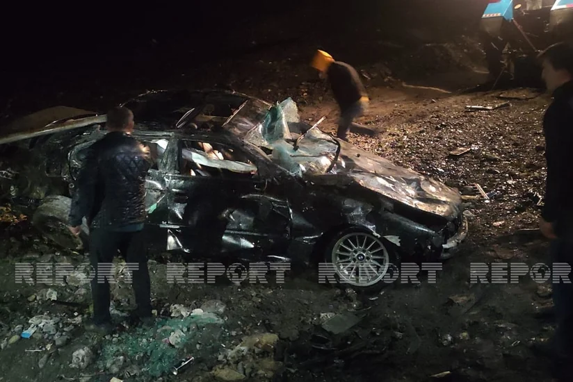 В Шеки автомобиль упал с моста в реку, есть пострадавшие