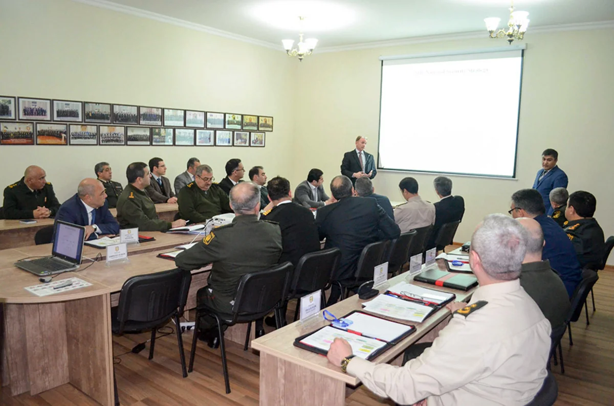 Hərbi Akademiyada NATO ekspert qrupunun iştirakı ilə seminarlar keçirilib