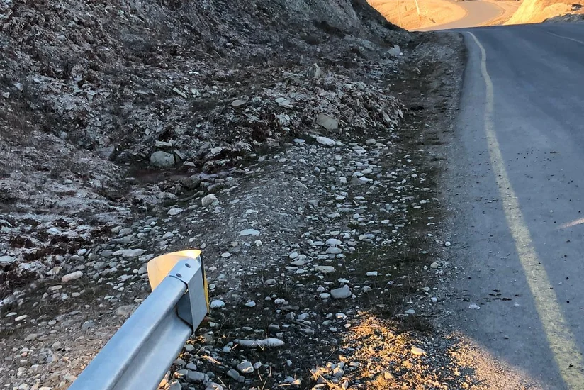 AAYDA : Zəlzələ yolda sürüşməyə səbəb olub