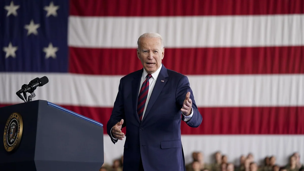 Байден призвал граждан США избегать поездок в Иран