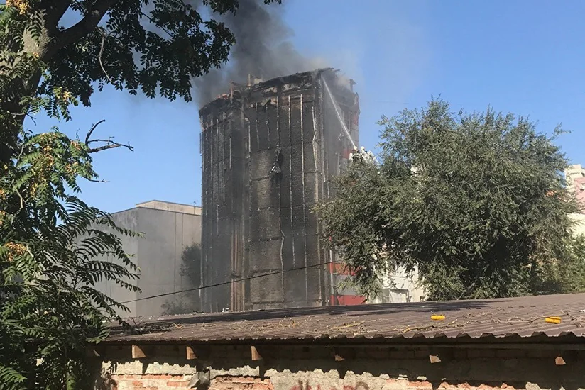 При пожаре гостиницы в центре Ростова погибли двое - ВИДЕО - ОБНОВЛЕНО