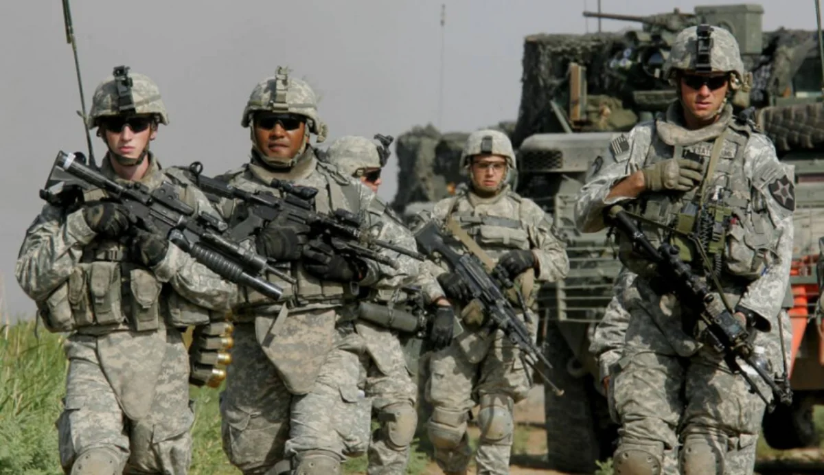 US transfer about 900 more troops to Middle East