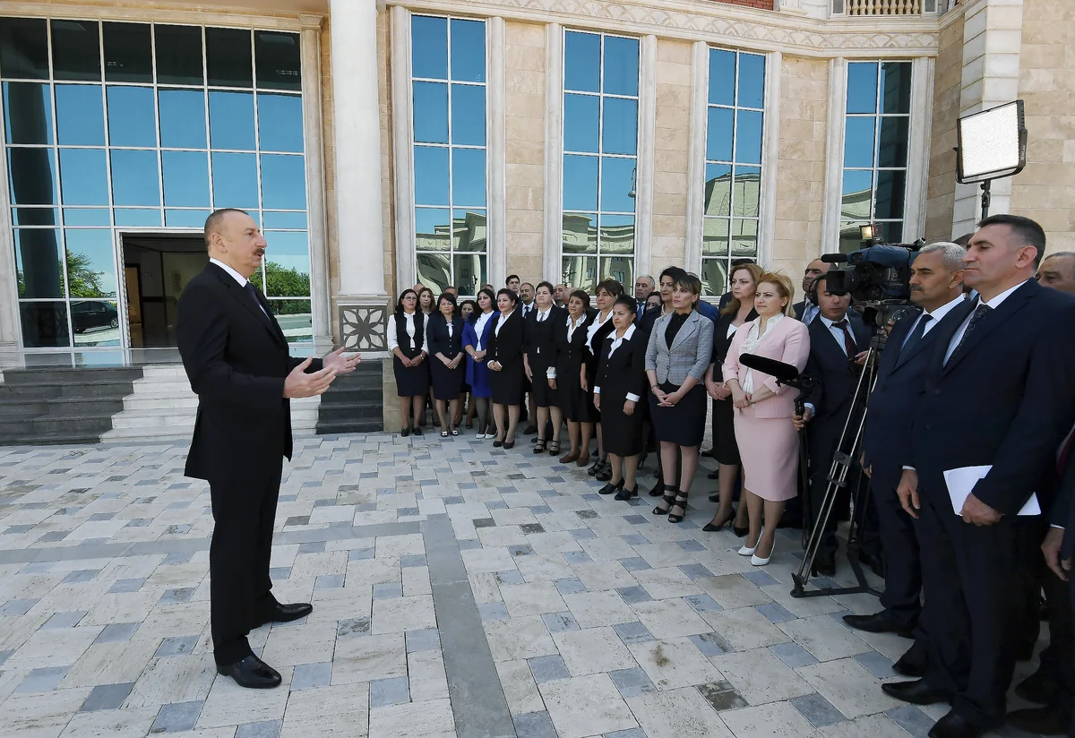 Prezident İlham Əliyev: “Naxçıvan dəmir yolu ilə Azərbaycanın əsas hissəsi birləşəndən sonra blokadadan canını qurtaracaq”