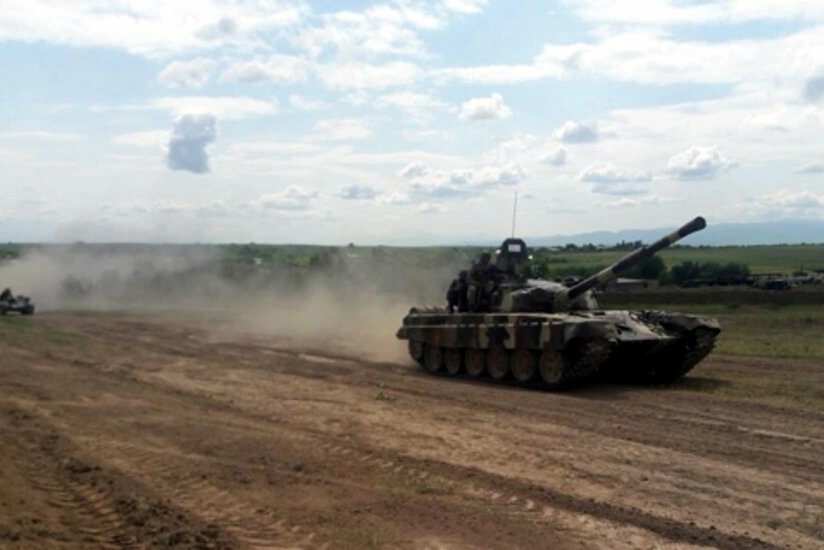 ​На линии фронта прошли учения по проверке боеготовности бронетехники