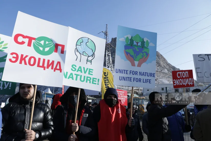 Xankəndi-Laçın yolundakı aksiya davam edir, etirazçıların səsləri getdikcə ucalır - VİDEO