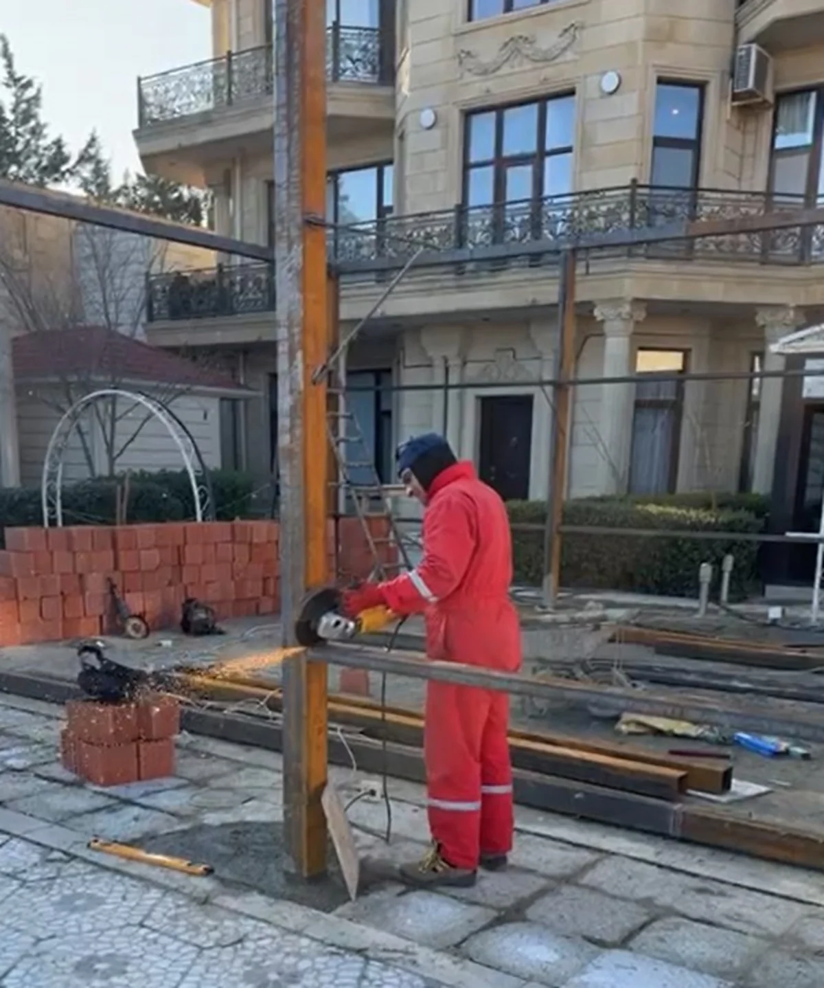 Bakıda qanunsuz tikinti işlərinin qarşısı alınıb