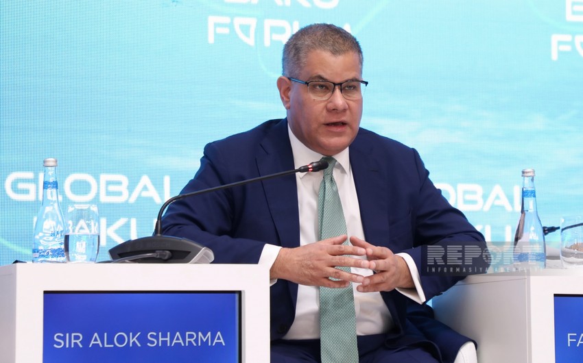 Britaniya parlamentinin üzvü: Artıq ənənəvi enerjinin sonunu yaşayırıq
