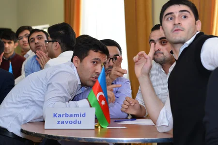 “Azərikimya”da “Xəmsə” bilik yarışı keçirilib