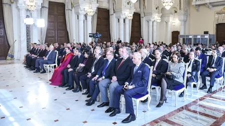 Rumıniya prezidenti xarici ölkələrin səfirləri ilə görüşüb