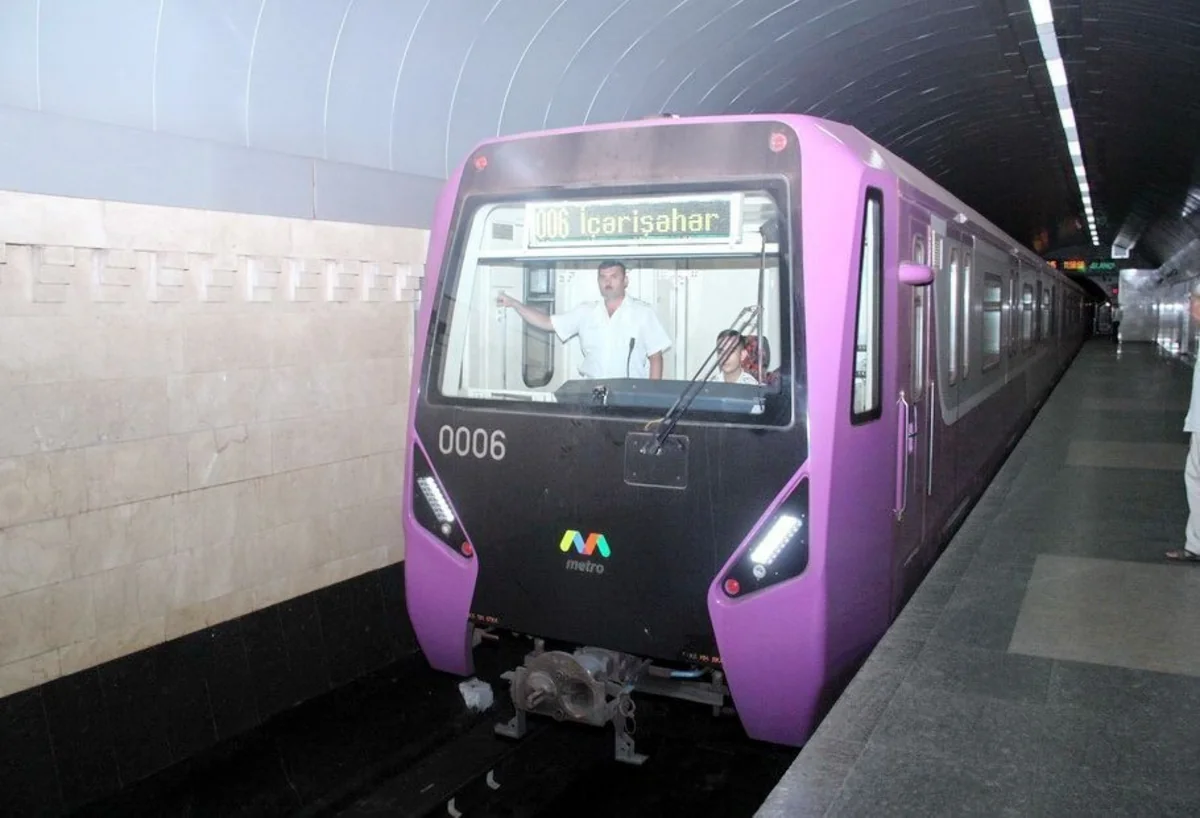 Rusiyadan Bakıya yeni metro vaqonları yola salındı