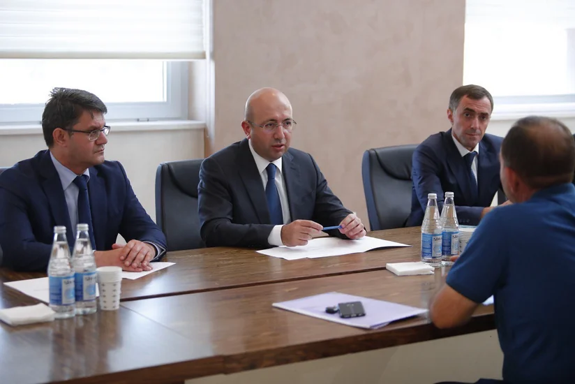 Dövlət Şəhərsalma və Arxitektura Komitəsinin sədri Şəmkirdə vətəndaşları qəbul edib