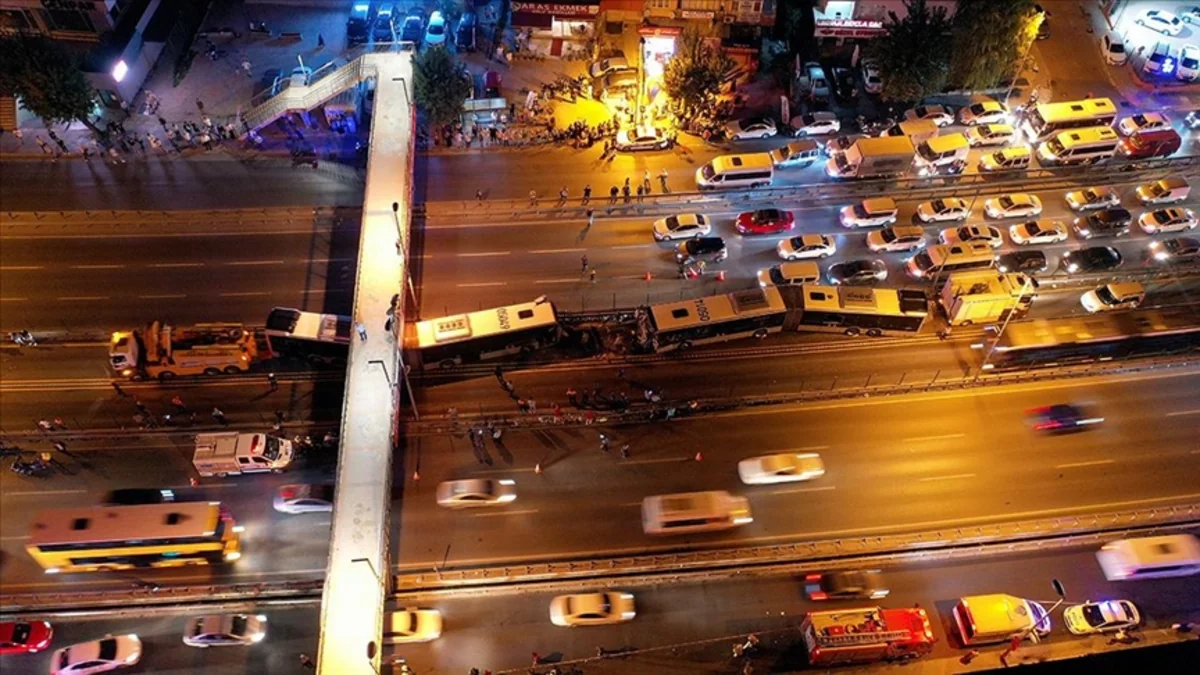 Türkiyədə ağır yol qəzasında yaralananların sayı 99 nəfərə çatıb