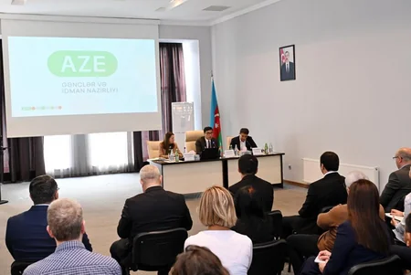 Gənclər və idman naziri federasiya nümayəndələri ilə görüşüb