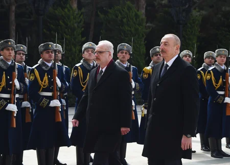 Latviya Prezidenti Egils Levitsin rəsmi qarşılanma mərasimi olub