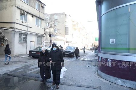 В многоэтажном жилом доме в Баку произошел пожар