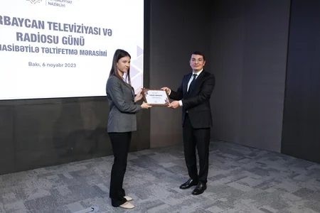 İqtisadiyyat Nazirliyi bir sıra televiziya işçilərini Fəxri fərmanla təltif edib