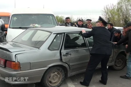 Azərbaycanda mikroavtobus qəzaya düşüb, 12 nəfər yaralanıb - FOTO