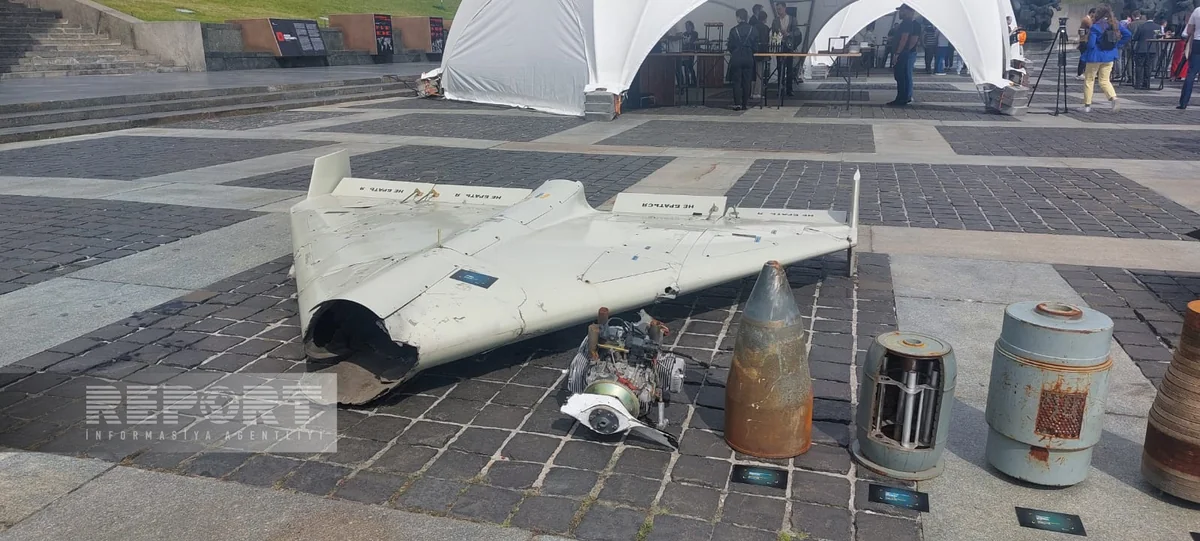 В Киеве показали используемые в российских ракетах компоненты ВПК стран Запада