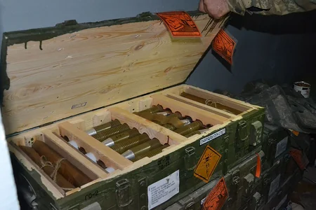 Düşməndən ələ keçirilən yeni silah və texnikaların görüntüləri