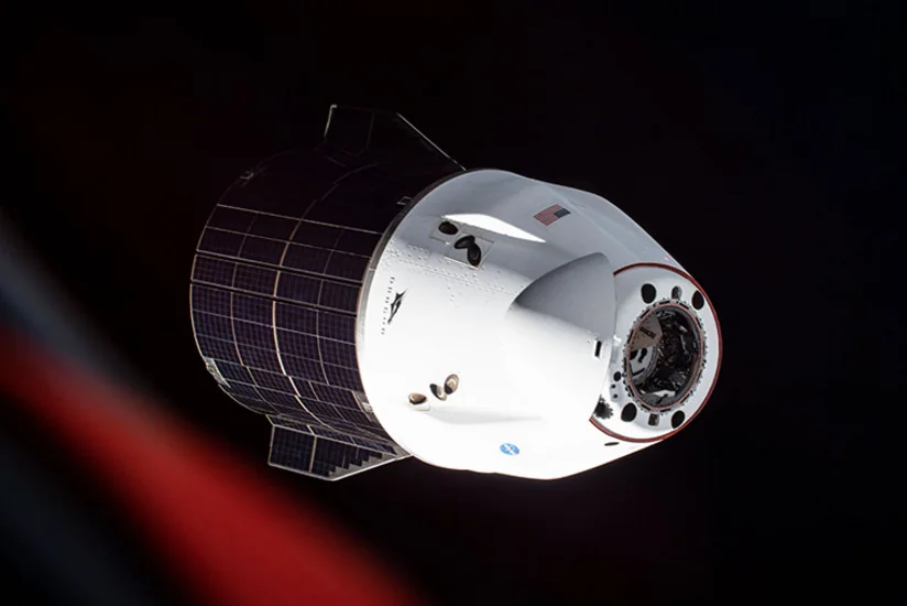 Грузовой корабль Dragon отстыковался от МКС