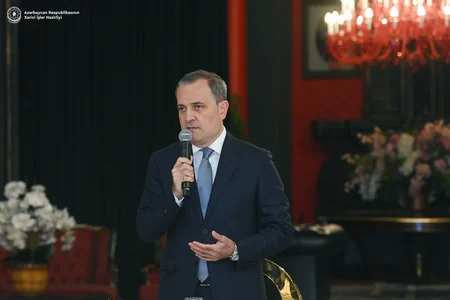 Ceyhun Bayramov diplomatik korpus üçün iftar süfrəsində olub - YENİLƏNİB