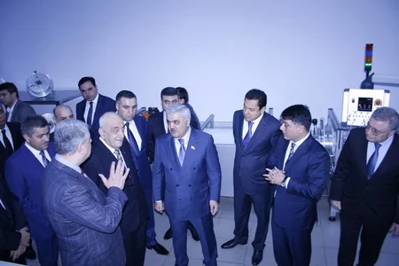 SOCAR prezidenti ''Qazservisinformatika'' Departamenti üçün yeni alınmış qurğulara baxış keçirib