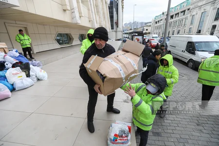 В Баку продолжается сбор помощи пострадавшим от землетрясения в Турции