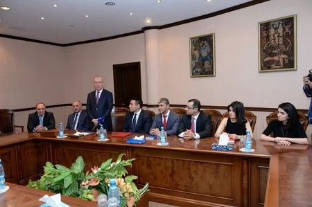 Azər Əliyev pauerliftinq üzrə paralimpiya milli komandasının üzvləri ilə görüşüb