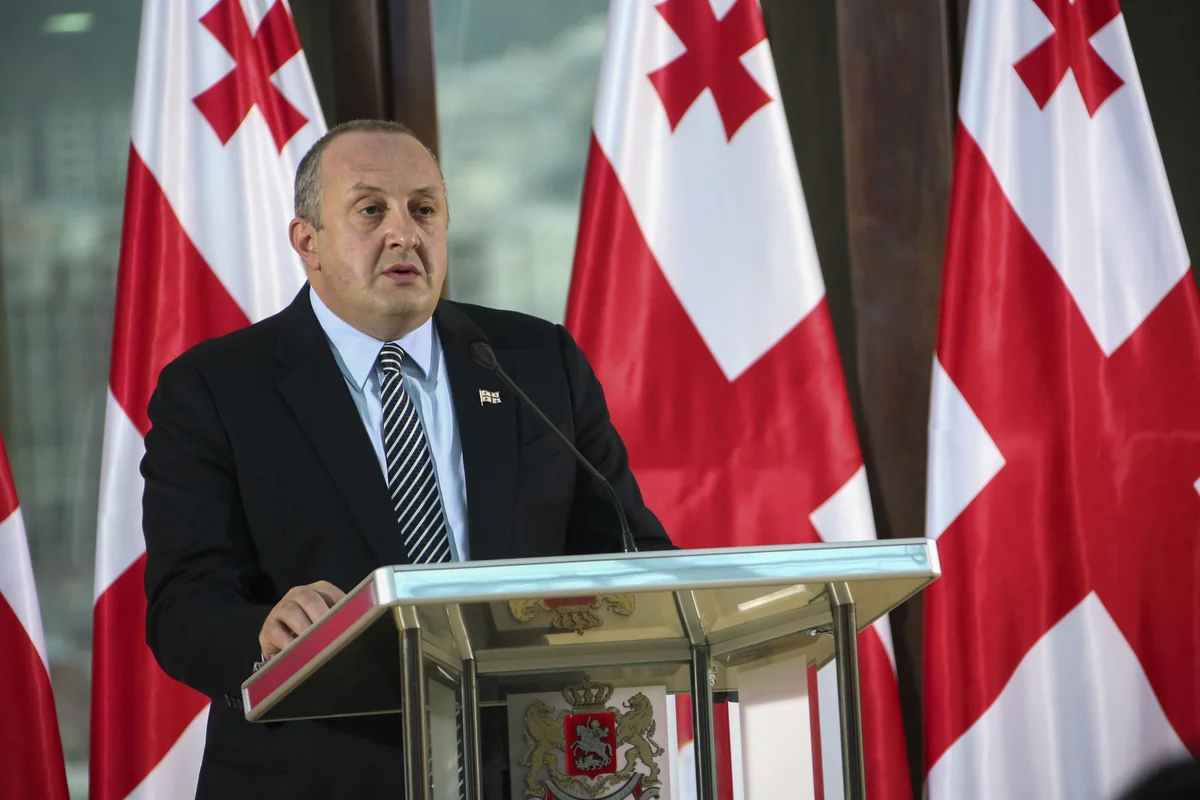 Gürcüstan prezidenti Azərbaycan vətəndaşını əfv edib