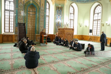 Prayers read in Azerbaijani mosques for plane crash victims