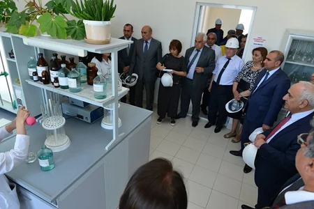 Sumqayıt Dövlət Universitetinin nümayəndə heyəti kimya muəsissələrində olub