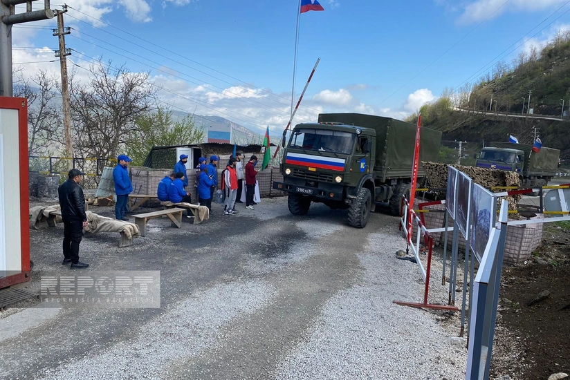 Total of 54 vehicles of peacekeepers freely move through Khankandi-Lachin road
