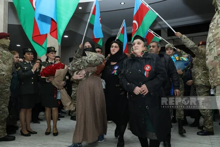Sentyabr şəhidinin yeni doğulan körpəsi xəstəxanadan evə buraxılıb