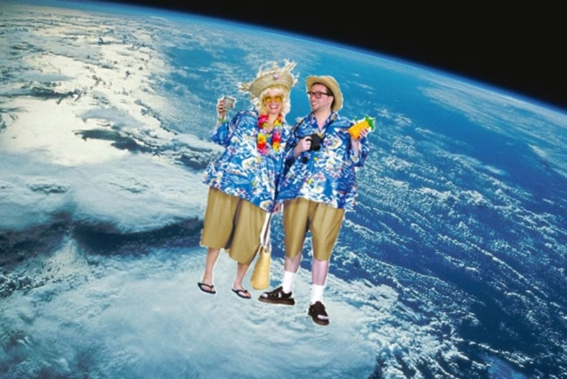 China spacecraft takes tourists to space in later 2015