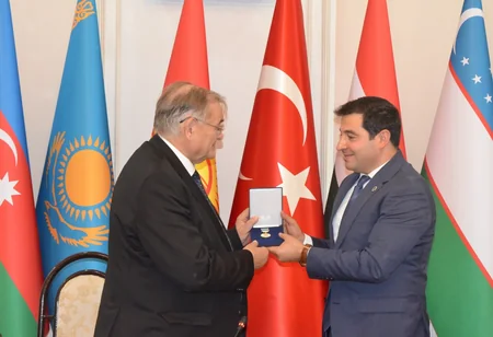 Macarıstan Parlamentinin vitse-spikeri Beynəlxalq Türk Akademiyasını ziyarət edib