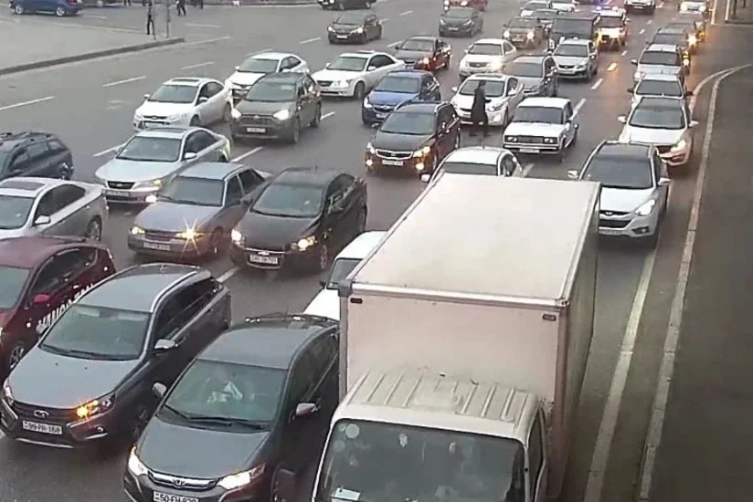 Bakıda sıxlıq müşahidə edilən yollar açıqlanıb