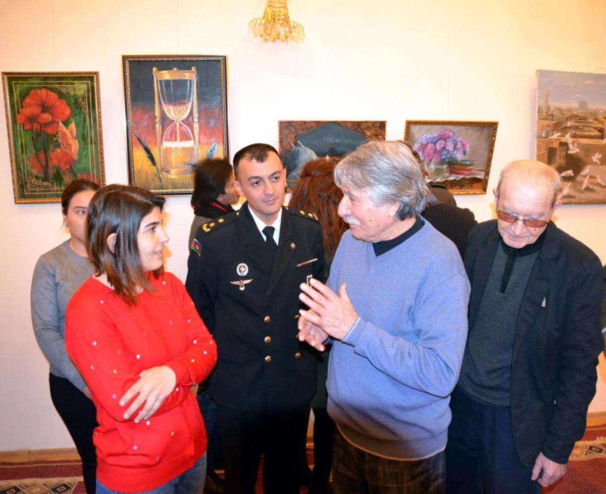 Həzi Aslanov adına Mərkəzi Zabitlər Evində sərgi keçirilib